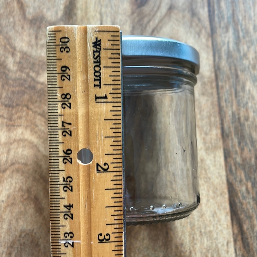Empty jars 12, all comes with lids
